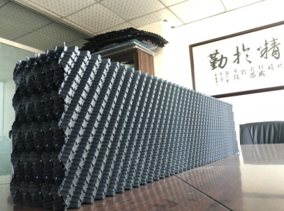 薄如紙的PVC填料居然能站65KG重量的人！